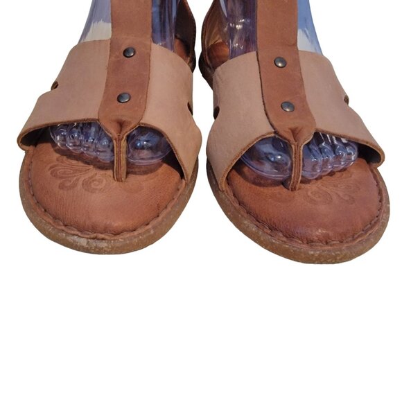 Born Timina Brown Leather T Strap Cushioned Sandal w Toe Thong - Picture 3 of 15